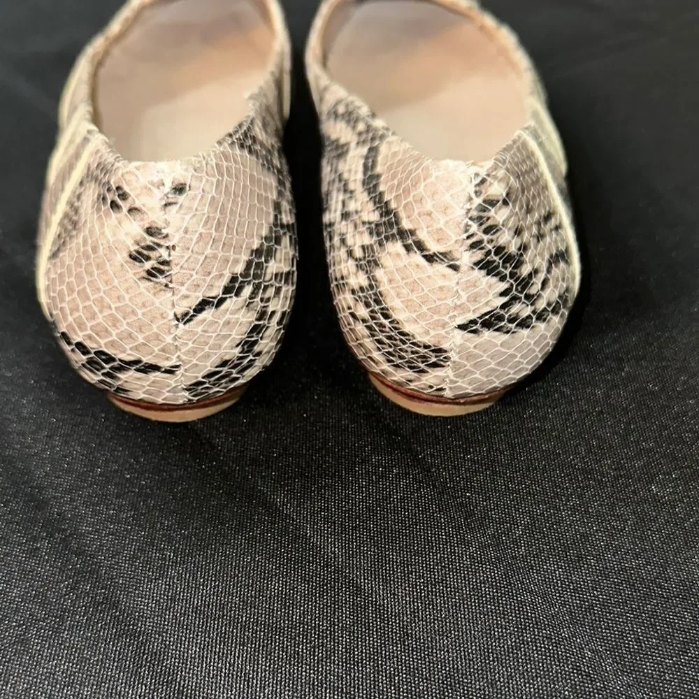 Jack Rogers Snakeskin Patterned Flats Size 5